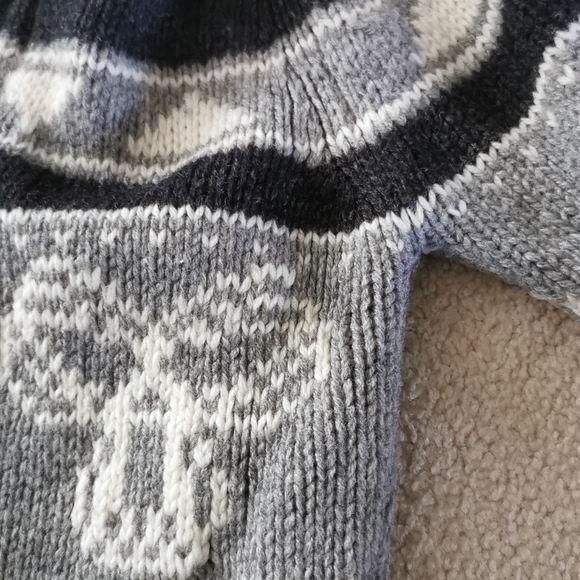 Knit TNA (Aritzia) Sweater - Picture 7 of 11